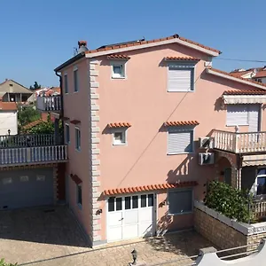 https://katy-david-apartments.hotelinzadar.com